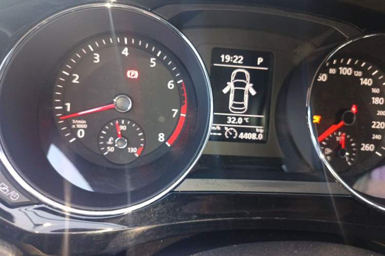 Used Volkswagen Sagitar 2018 280TSI DSG Ignite Edition Instrument Cluster