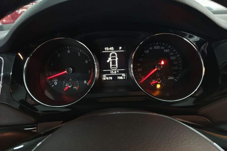 Used Volkswagen Sagitar 2018 280TSI DSG Comfort Model Instrument Cluster