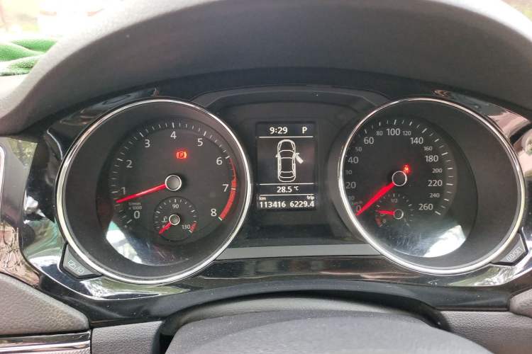 Used Volkswagen Sagitar 2018 280TSI DSG Comfort Model Instrument Cluster