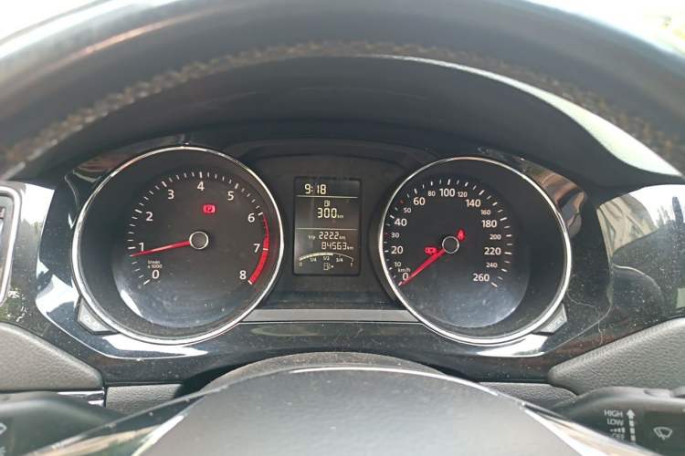 Used Volkswagen Sagitar 2018 1.6L Manual Comfort Model Instrument Cluster