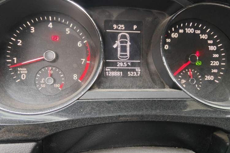 Used Volkswagen Sagitar 2018 280TSI DSG Ignite Edition Instrument Cluster