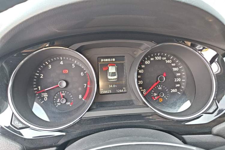 Used Volkswagen Sagitar 2018 280TSI DSG Luxury Model Instrument Cluster