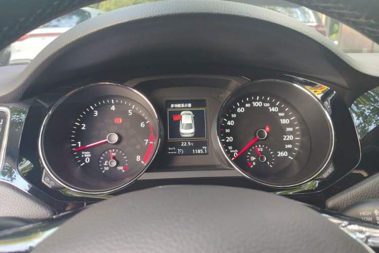 Used Volkswagen Sagitar 2018 280TSI DSG Luxury Model Instrument Cluster