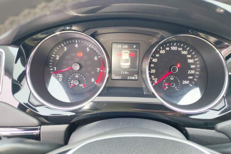 Used Volkswagen Sagitar 2018 280TSI DSG Luxury Model Instrument Cluster