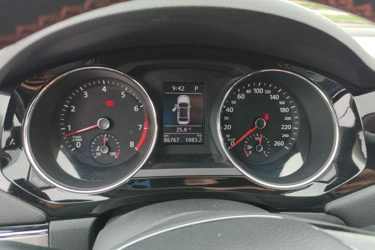 Used Volkswagen Sagitar 2018 280TSI DSG Ignite Edition Instrument Cluster