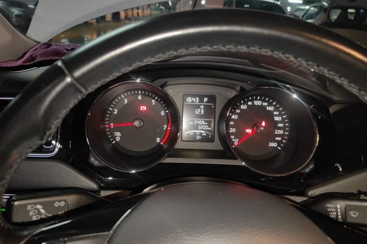 Used Volkswagen Sagitar 2018 1.6L Automatic Comfort Model Instrument Cluster