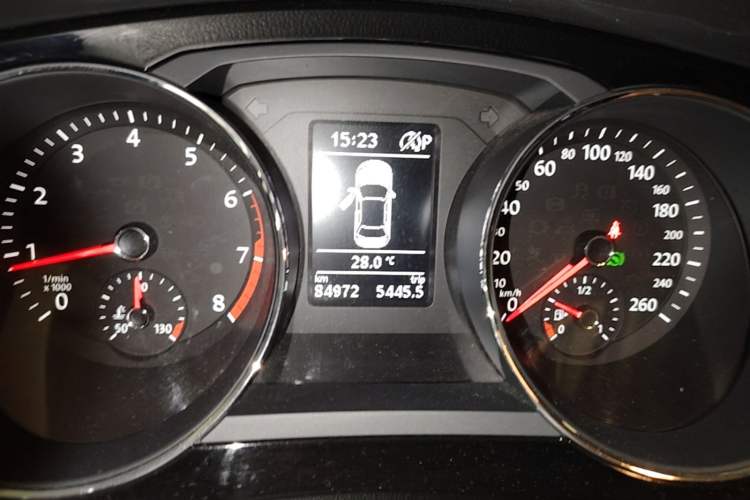 Used Volkswagen Sagitar 2018 280TSI DSG Ignite Edition Instrument Cluster