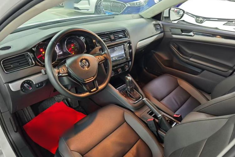 Used Volkswagen Sagitar 2018 180TSI DSG Prestige Edition Interior 1