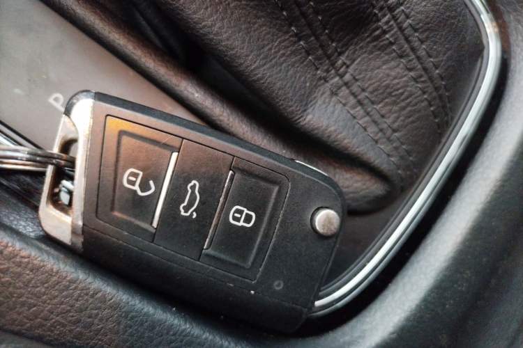 Used Volkswagen Sagitar 2018 1.6L Automatic Comfort Model Interior 1