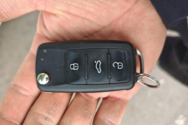 Used Volkswagen Sagitar 2018 1.6L Automatic Comfort Model Interior 1