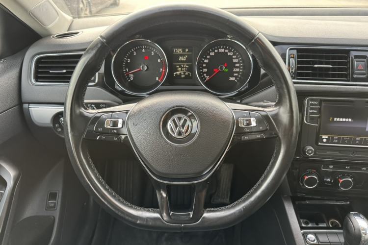 Used Volkswagen Sagitar 2018 1.6L Automatic Comfort Model Interior 2