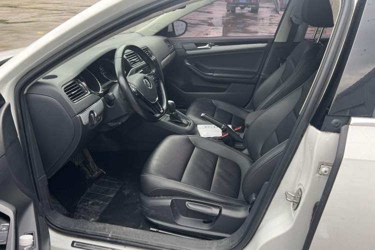 Used Volkswagen Sagitar 2018 280TSI DSG Ignite Edition Interior 2