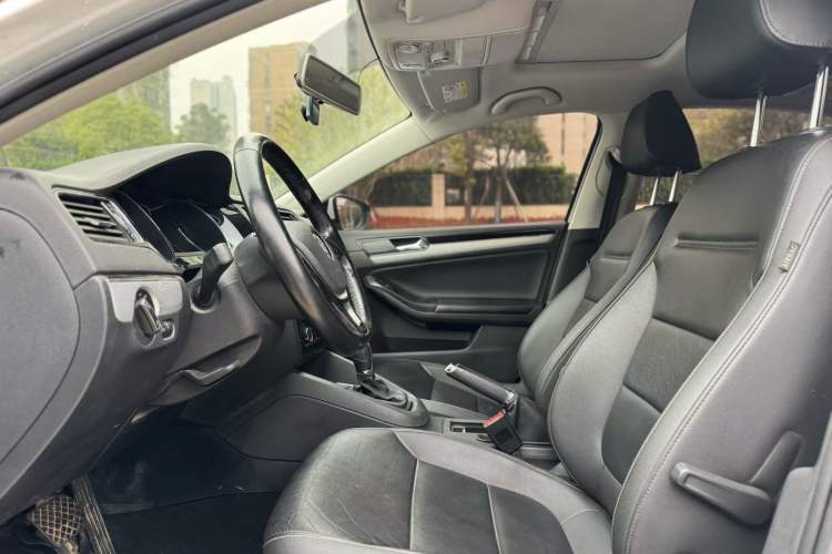 Used Volkswagen Sagitar 2018 280TSI DSG Ignite Edition Interior 2