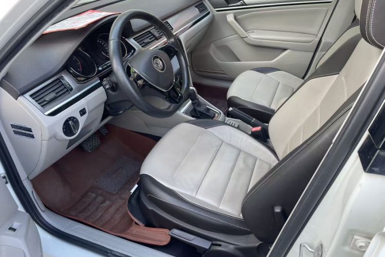Used Volkswagen Sagitar 2018 1.6L Automatic Comfort Model Interior 2