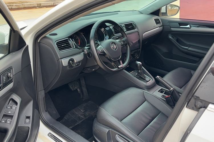 Used Volkswagen Sagitar 2018 280TSI DSG Comfort Model Interior 2