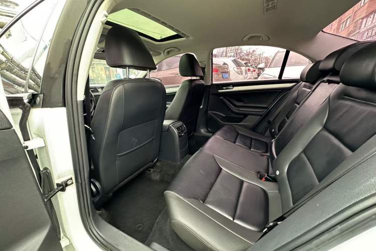 Used Volkswagen Sagitar 2018 1.6L Automatic Comfort Model Interior 2