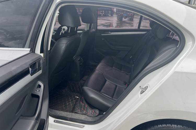 Used Volkswagen Sagitar 2018 280TSI DSG Ignite Edition Interior 3
