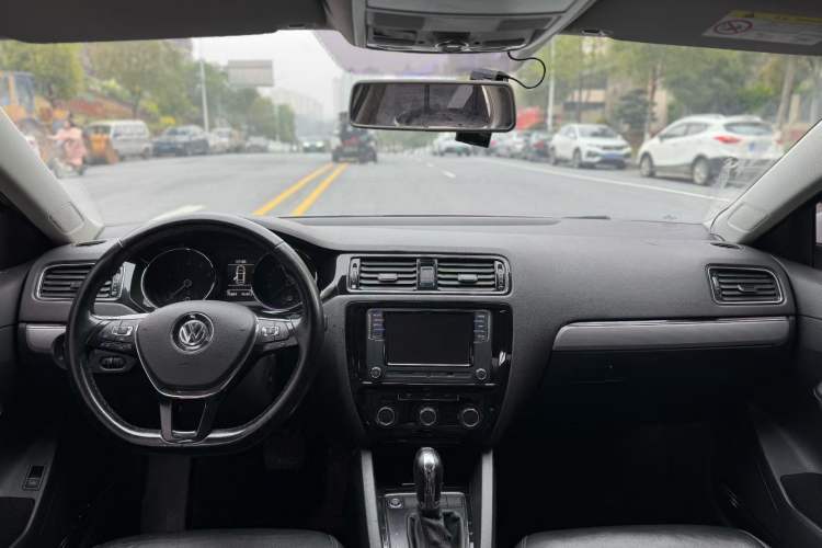 Used Volkswagen Sagitar 2018 280TSI DSG Ignite Edition Interior 3