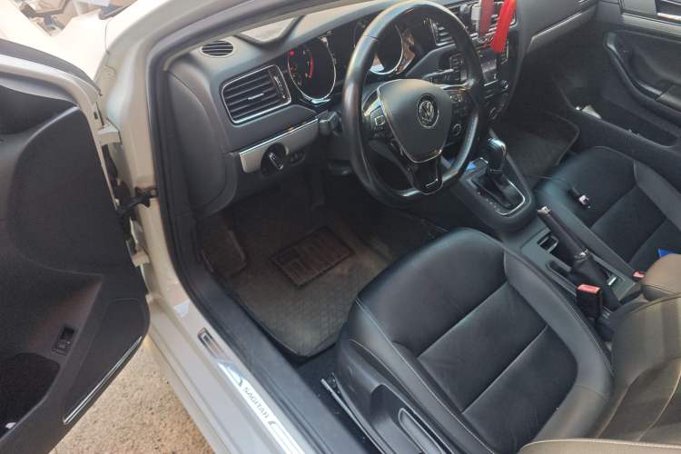 Used Volkswagen Sagitar 2018 280TSI DSG Ignite Edition Interior 3