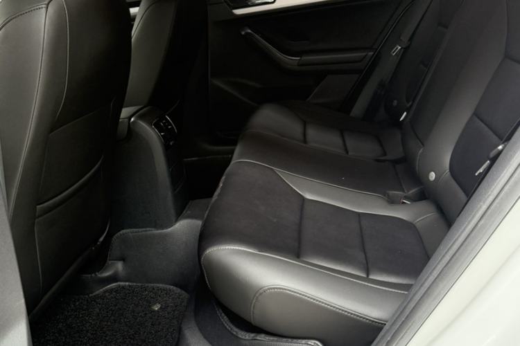 Used Volkswagen Sagitar 2018 1.6L Automatic Comfort Model Interior 3