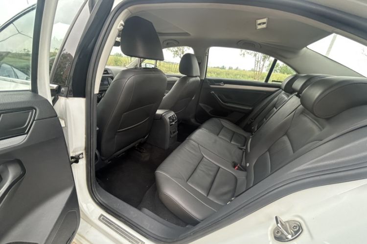 Used Volkswagen Sagitar 2018 1.6L Automatic Comfort Model Interior 3
