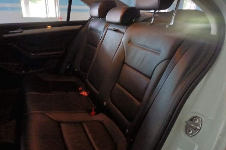 Used Volkswagen Sagitar 2018 1.6L Automatic Comfort Model Interior 4