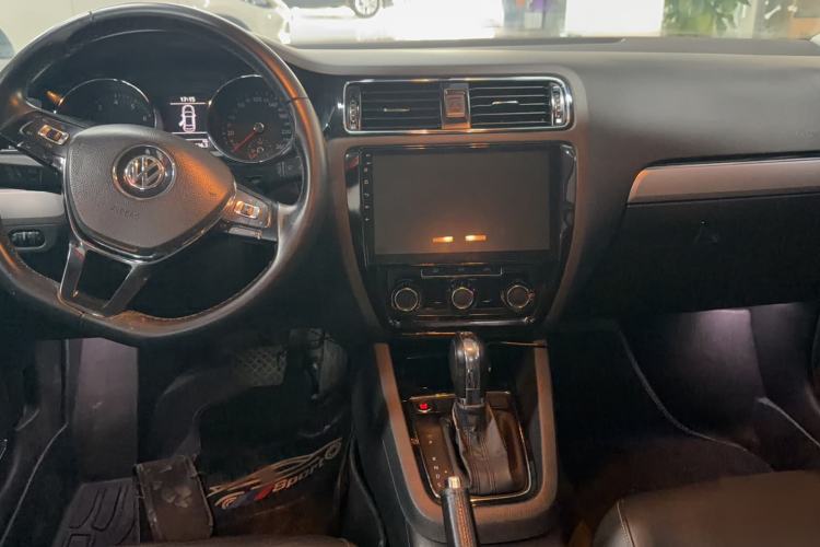 Used Volkswagen Sagitar 2018 280TSI DSG Ignite Edition Interior 4