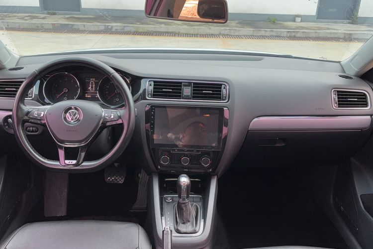 Used Volkswagen Sagitar 2018 280TSI DSG Comfort Model Interior 4