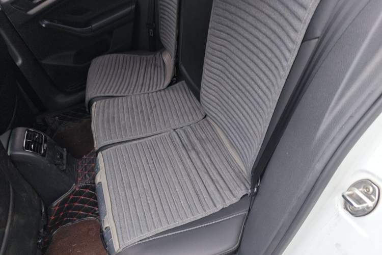 Used Volkswagen Sagitar 2018 1.6L Automatic Comfort Model Interior 4