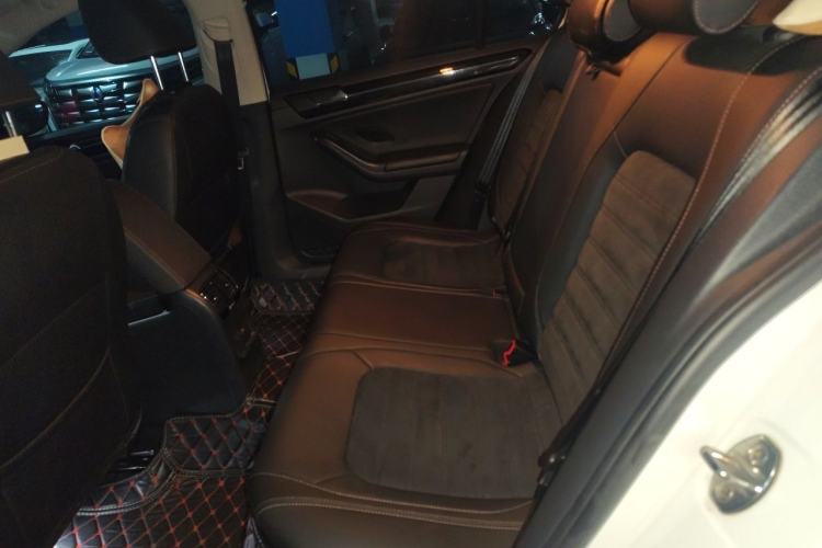 Used Volkswagen Sagitar 2018 280TSI DSG Luxury Model Interior 4