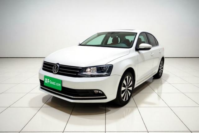 Ojetý Volkswagen Sagitar 2018 1.6L Automatic Comfort Model