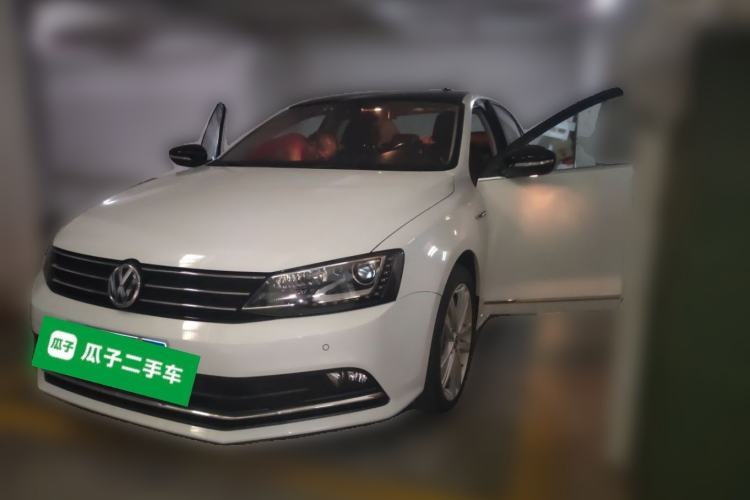 Used Volkswagen Sagitar 2018 280TSI DSG Luxury Model Guazi used car, China used car export, Used car for sale, Used cars, Cheapest cars for sale