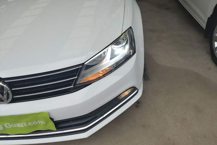 Used Volkswagen Sagitar 2018 1.6L Automatic Comfort Model Left Front Headlight