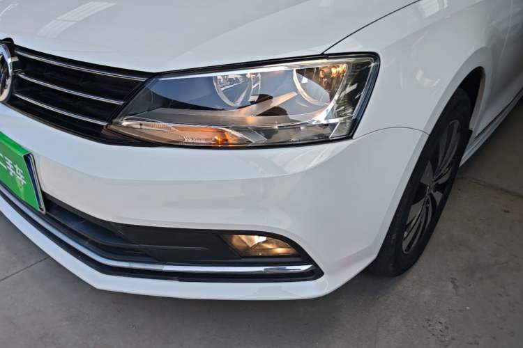 Used Volkswagen Sagitar 2018 1.6L Automatic Comfort Model Left Front Headlight
