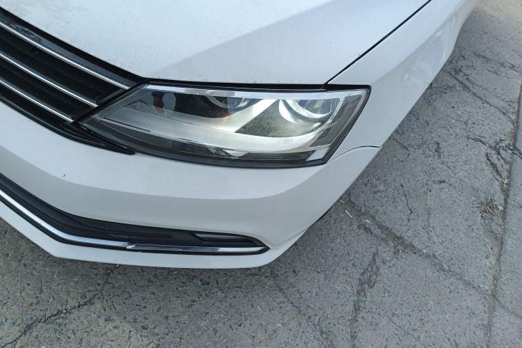 Used Volkswagen Sagitar 2018 1.6L Automatic Comfort Model Left Front Headlight