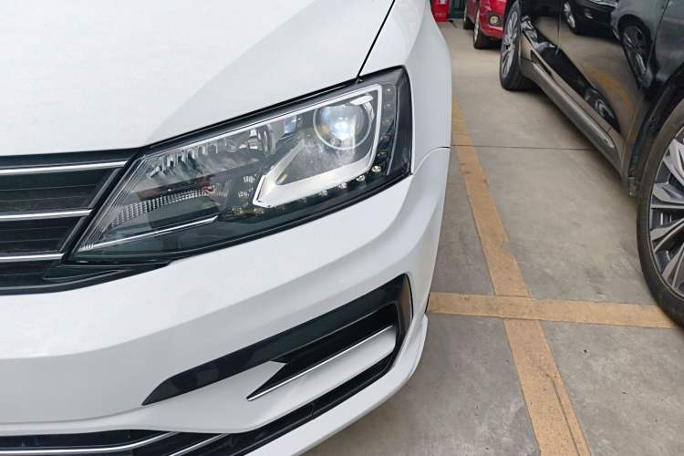 Used Volkswagen Sagitar 2018 280TSI DSG Ignite Edition Left Front Headlight