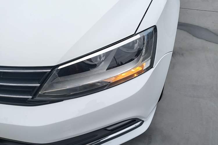 Used Volkswagen Sagitar 2018 280TSI DSG Comfort Model Left Front Headlight