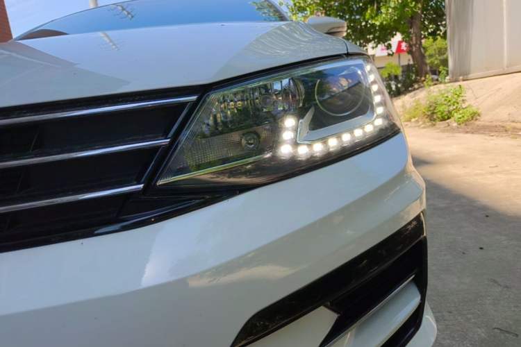 Used Volkswagen Sagitar 2018 280TSI DSG Ignite Edition Left Front Headlight