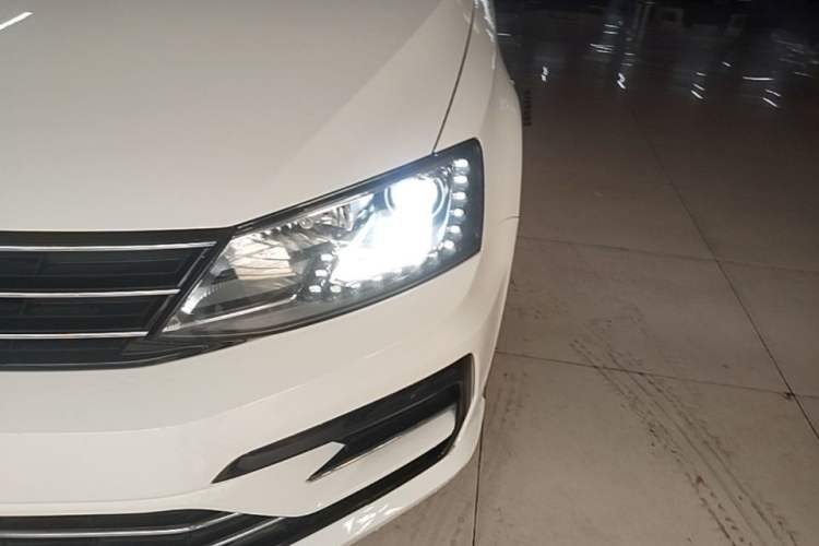 Used Volkswagen Sagitar 2018 280TSI DSG Ignite Edition Left Front Headlight