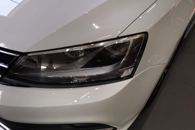 Used Volkswagen Sagitar 2018 280TSI DSG Comfort Model Left Front Headlight