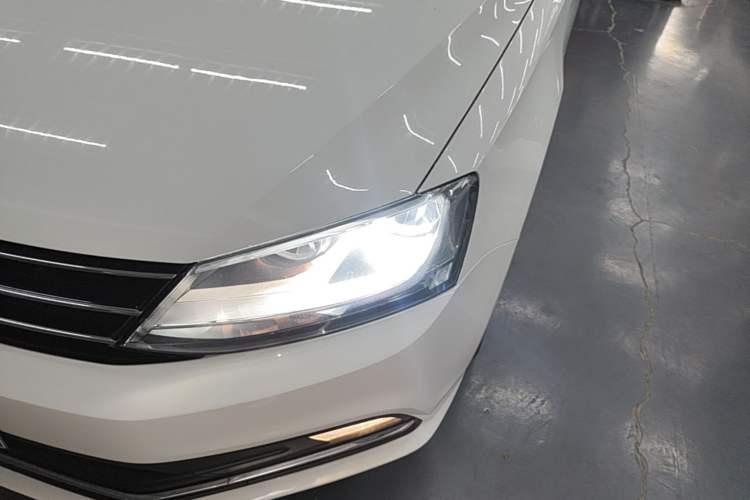 Used Volkswagen Sagitar 2018 180TSI DSG Prestige Edition Left Front Headlight