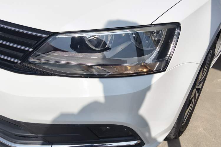 Used Volkswagen Sagitar 2018 1.6L Automatic Comfort Model Left Front Headlight