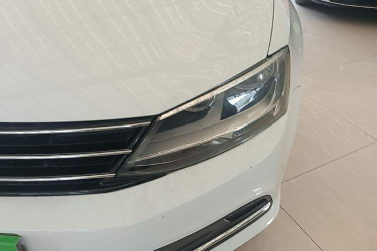 Used Volkswagen Sagitar 2018 1.6L Automatic Comfort Model Left Front Headlight
