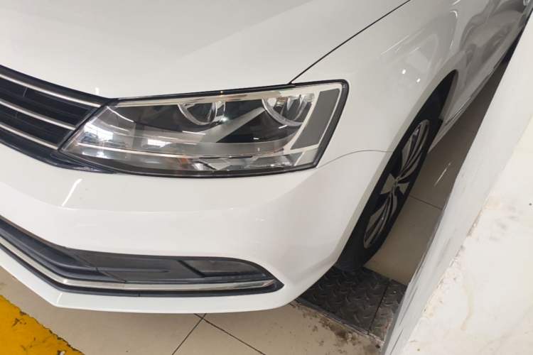 Used Volkswagen Sagitar 2018 1.6L Automatic Comfort Model Left Front Headlight