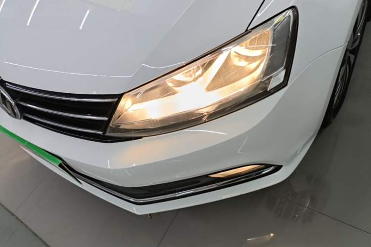 Used Volkswagen Sagitar 2018 280TSI DSG Comfort Model Left Front Headlight