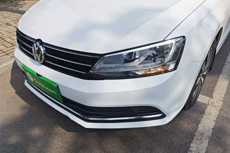 Used Volkswagen Sagitar 2018 1.6L Automatic Comfort Model Left Front Headlight