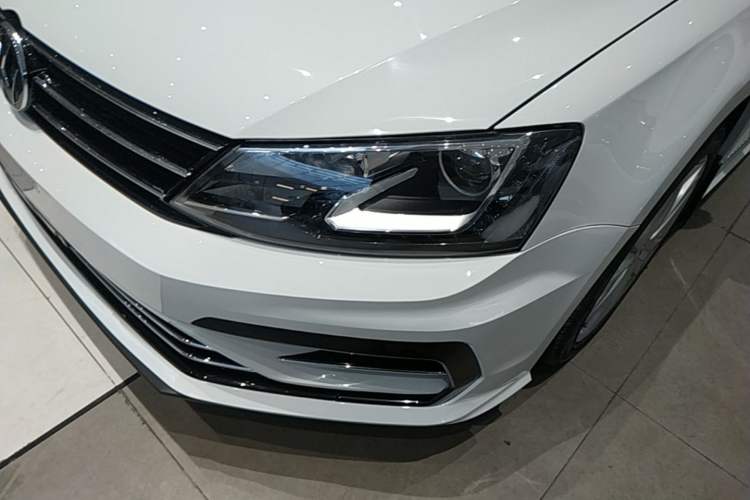 Used Volkswagen Sagitar 2018 280TSI DSG Ignite Edition Left Front Headlight