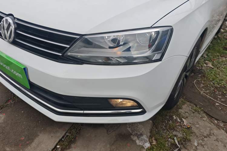 Used Volkswagen Sagitar 2018 1.6L Automatic Comfort Model Left Front Headlight