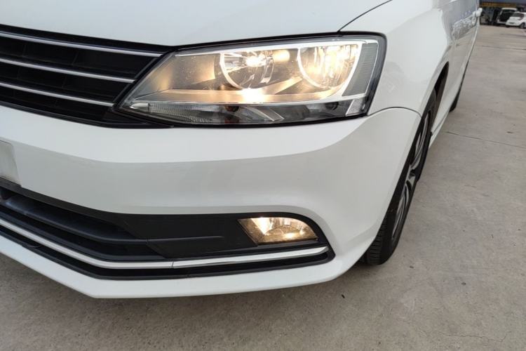 Used Volkswagen Sagitar 2018 1.6L Automatic Comfort Model Left Front Headlight