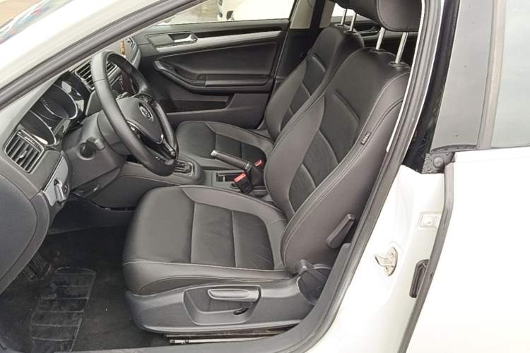 Used Volkswagen Sagitar 2018 280TSI DSG Ignite Edition Left Front Seat